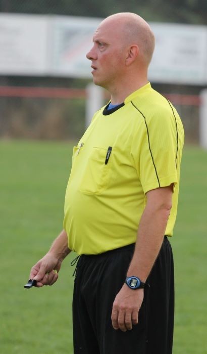 Fußball braucht Schiedsrichter