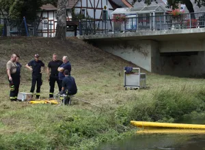 FW Feuerwehr Röllshausen unterstützte wieder TuSpo Entenrennen